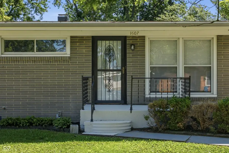 1607 Elmhurst Drive, Indianapolis, IN 46219 - #3