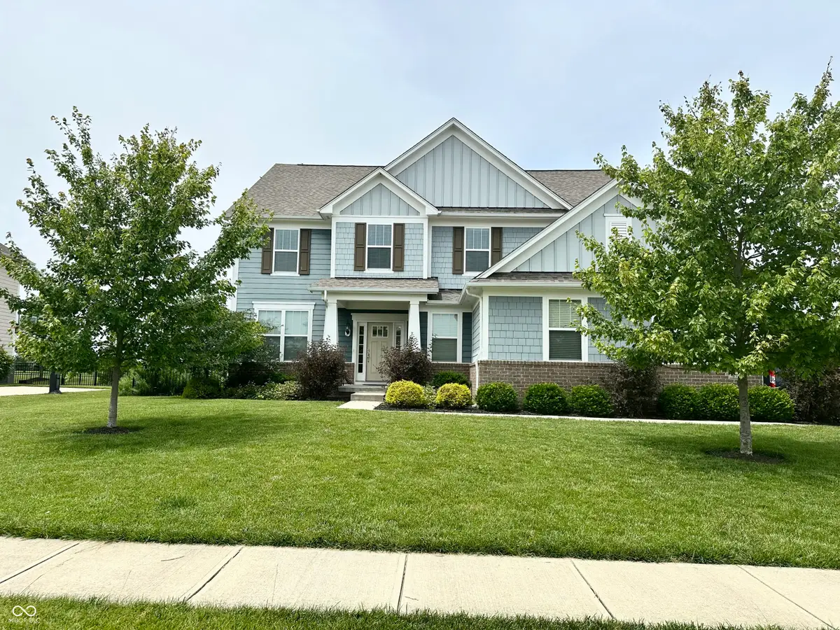 8752 Windpointe Pass, Zionsville, IN 46077 - #1