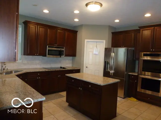 9849 N Anchor Bend, McCordsville, IN 46055 - #3