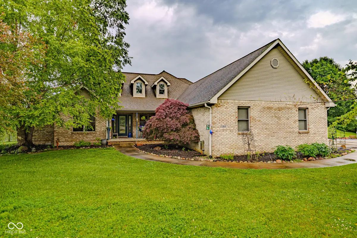 1580 E Garnett Drive, Frankfort, IN 46041 - #1