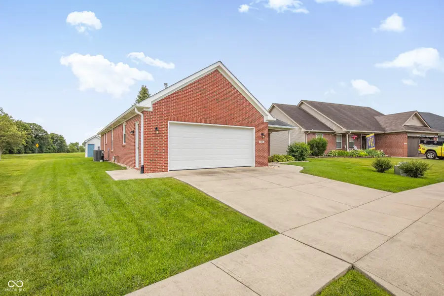 4321 W Summerhaven Drive, New Palestine, IN 46163 - #2