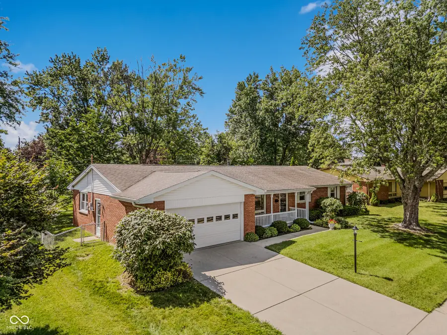 3142 Fairlawn Drive, Columbus, IN 47203 - #2