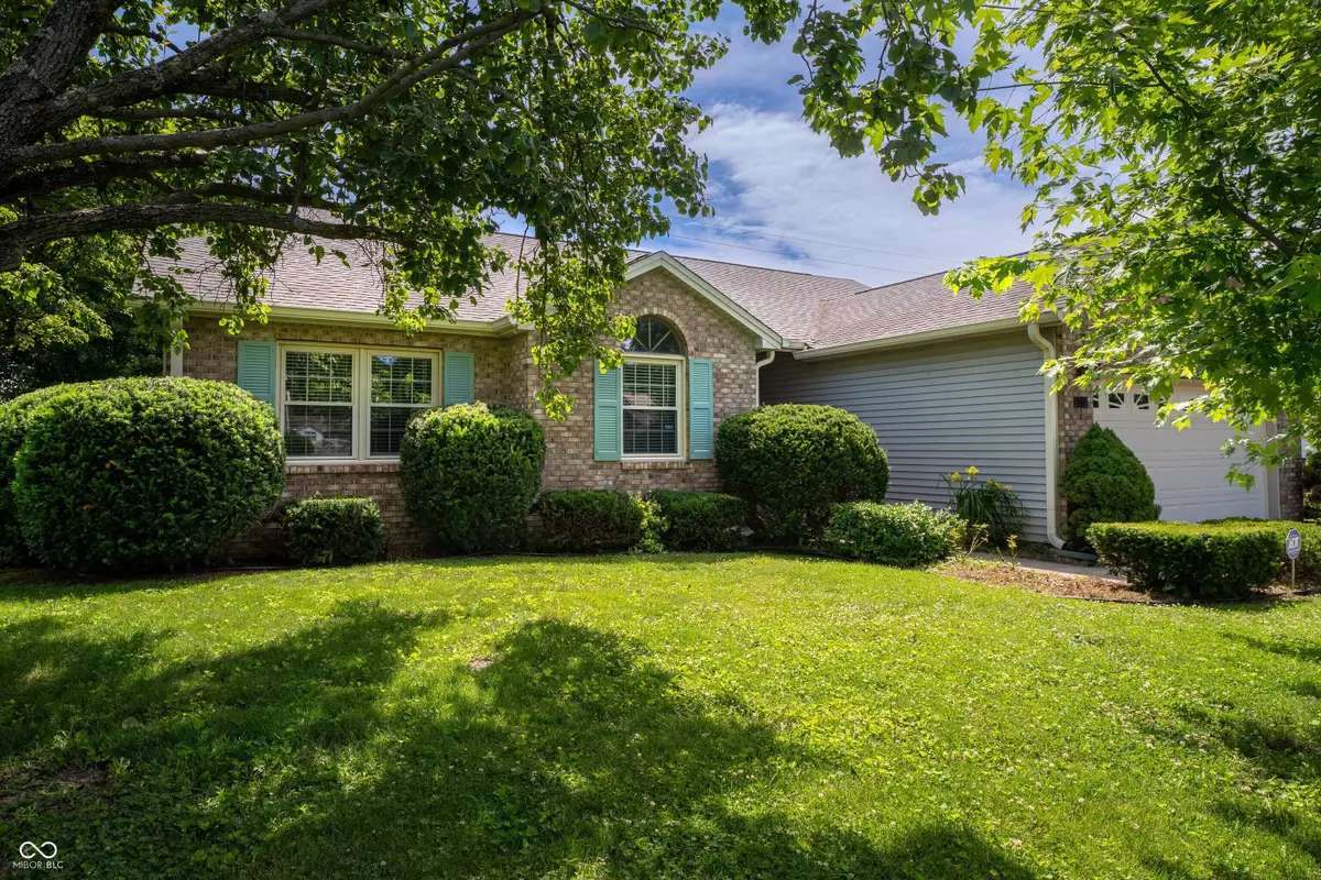 3773 Greenbriar Drive, Columbus, IN 47203 - #1