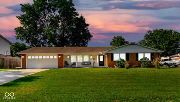 5205 Yellowwood Drive, Columbus, IN 47203