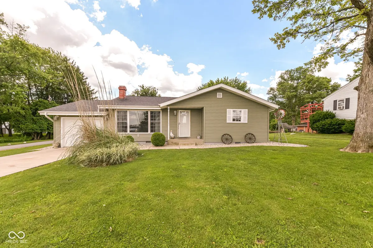 8485 E County Road 400 N, Muncie, IN 47303 - #1