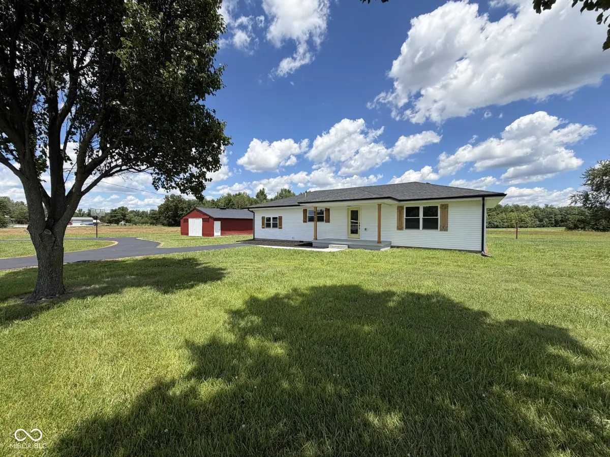 8565 S County Road 950 E, Austin, IN 47102 - #1