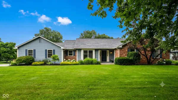 255 Camden Drive, Zionsville, IN 46077