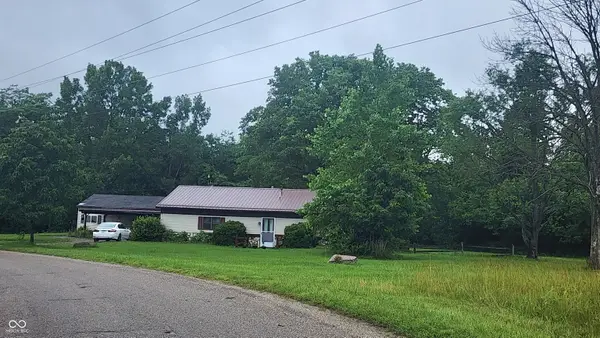 92 E Trestle Road, Veedersburg, IN 47987