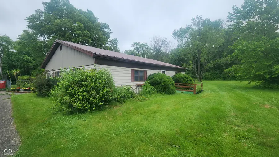 92 E Trestle Road, Veedersburg, IN 47987 - #2