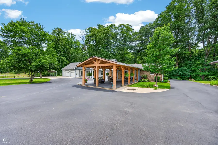 800 N Greensburg Street, North Vernon, IN 47265 - #2