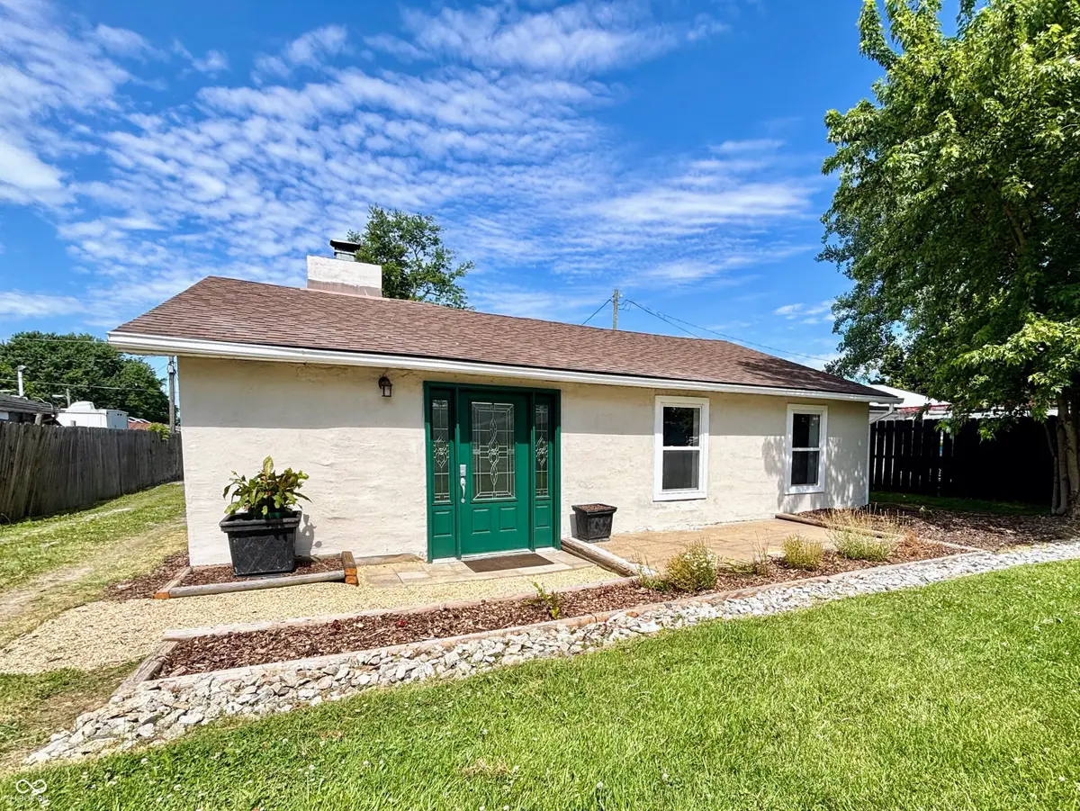 3819 Hamburg Pike, Jeffersonville, IN 47130 - #1