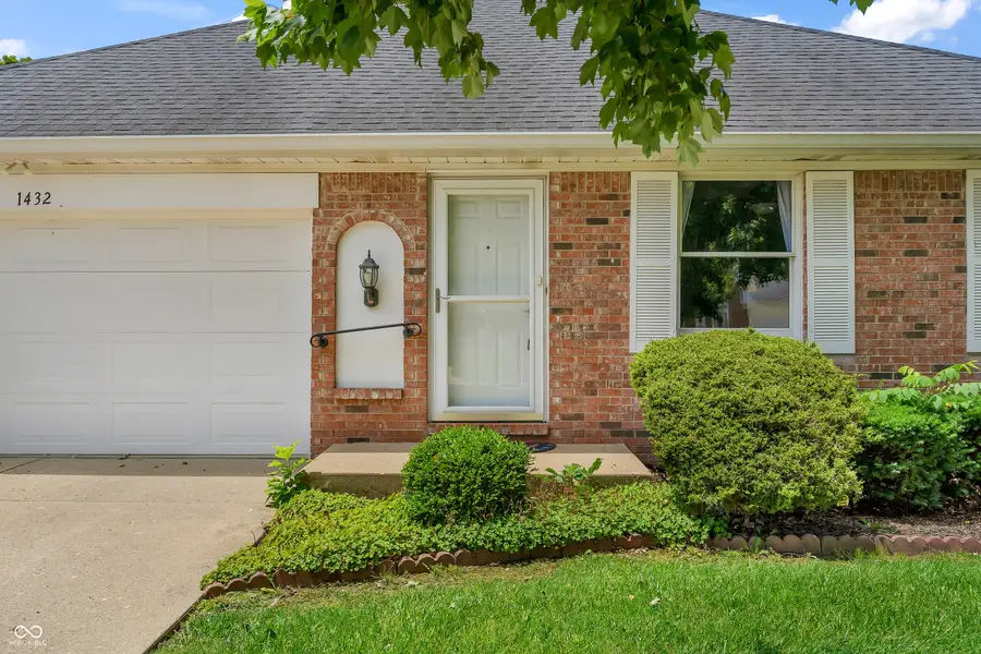 1432 Holiday Lane E, Brownsburg, IN 46112 - #3