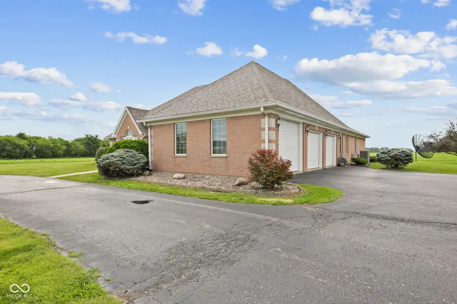 6485 W 100 S, Shelbyville, IN 46176 - #2