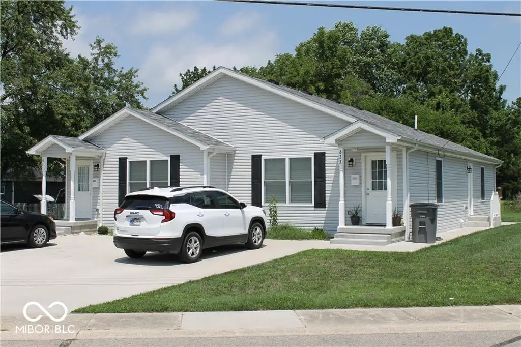 821 E 10th Street, Seymour, IN 47274 - #1