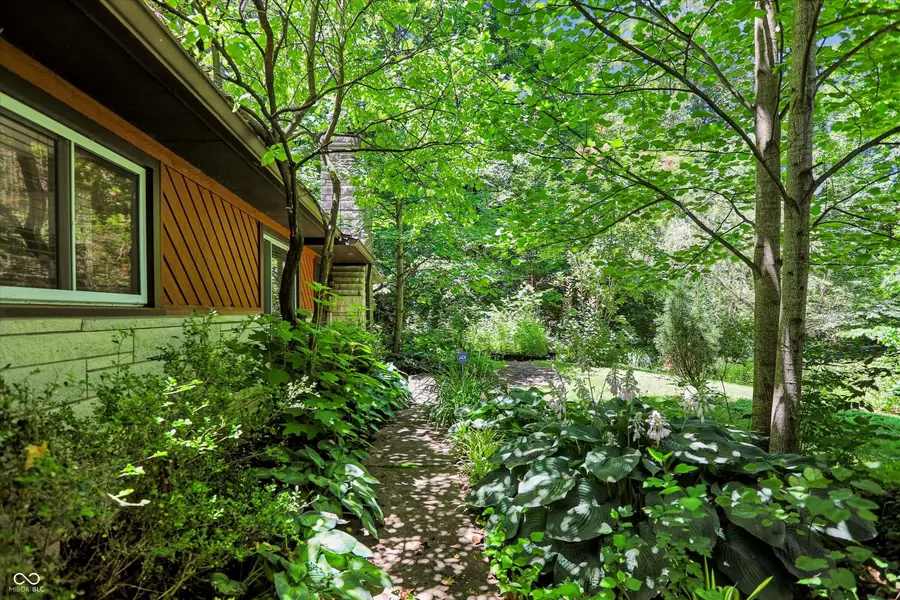11060 Beechwood Drive W, Carmel, IN 46280 - #2