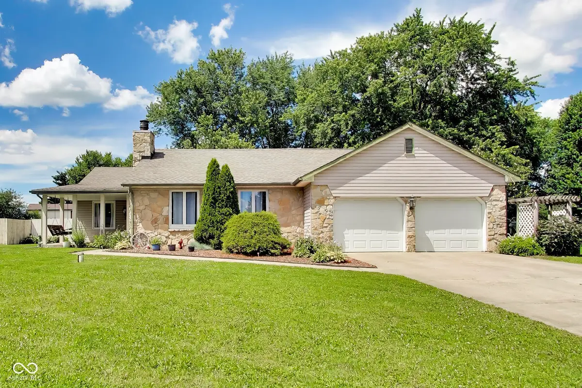 6768 W Brier Creek Drive, New Palestine, IN 46163 - #1