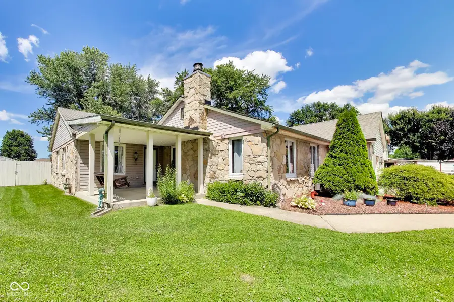 6768 W Brier Creek Drive, New Palestine, IN 46163 - #2