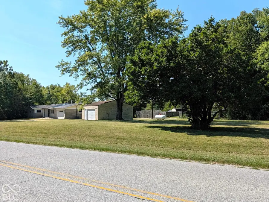 8611 N 700 W, Fountaintown, IN 46130 - #2