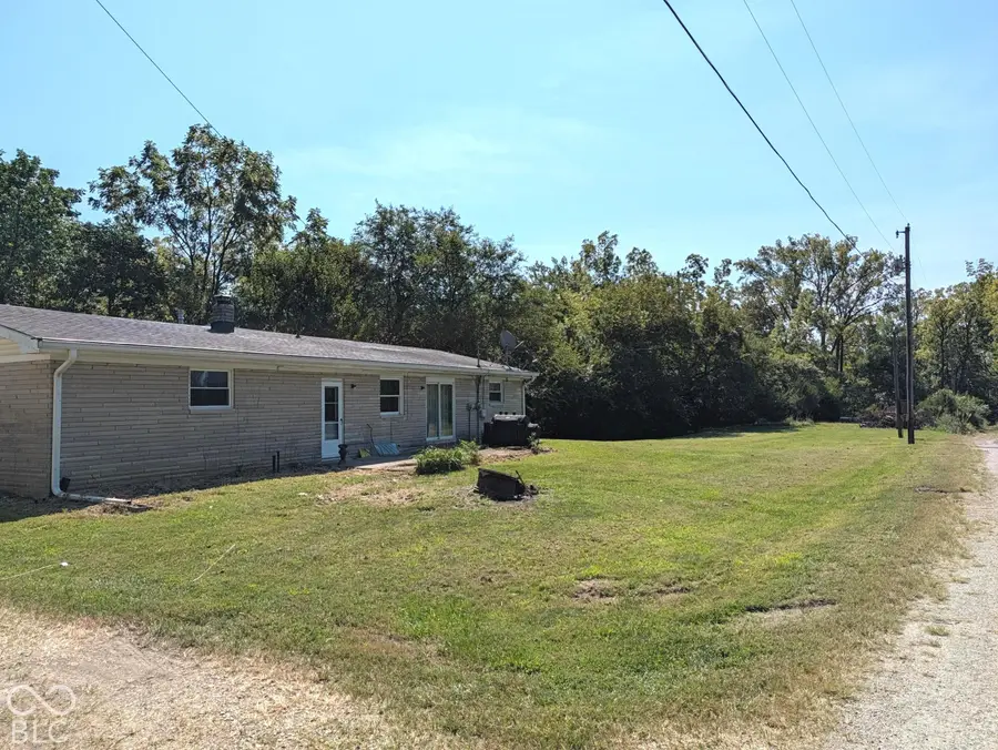 8611 N 700 W, Fountaintown, IN 46130 - #3