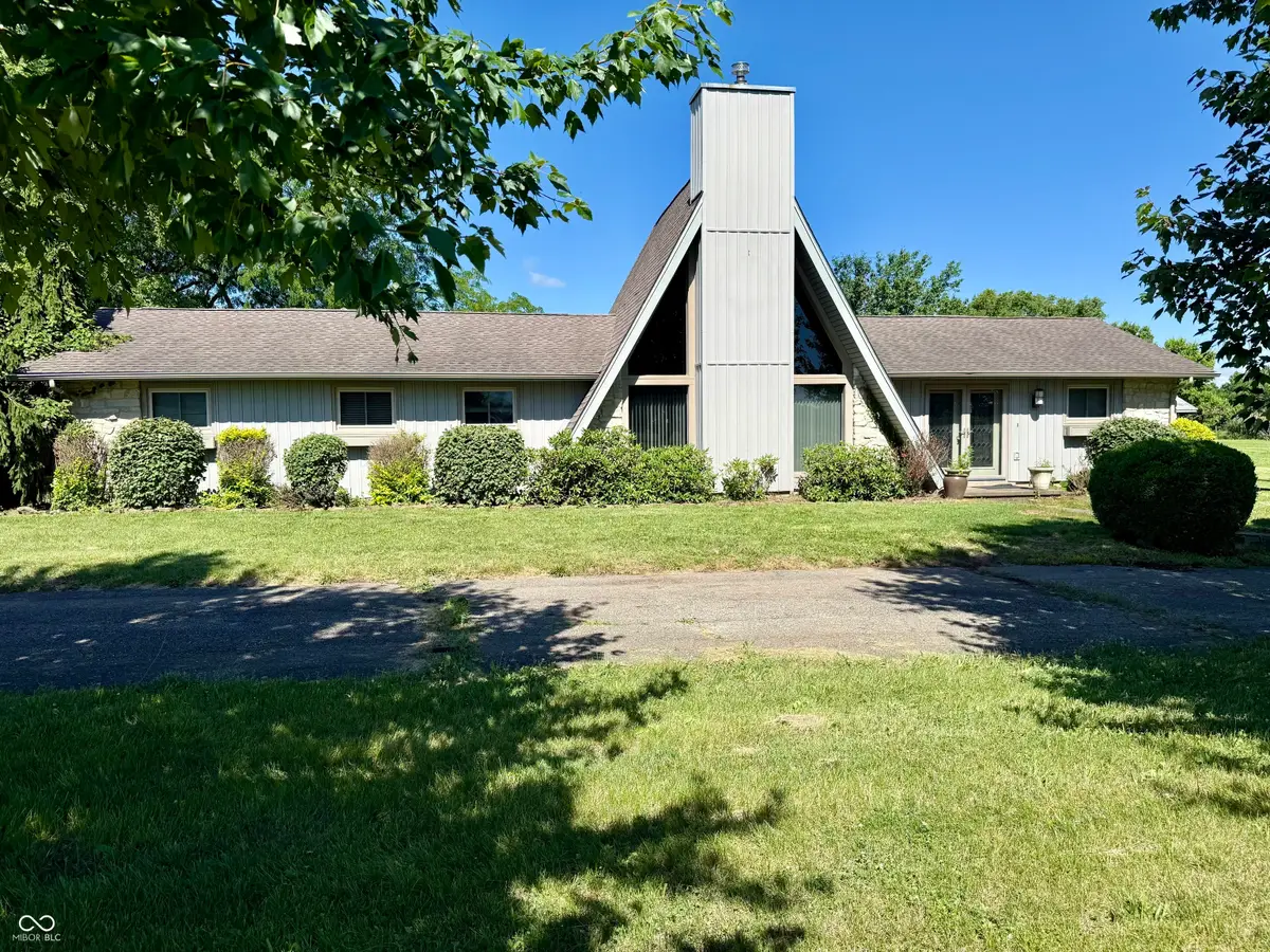 9261 S 825 W, Edinburgh, IN 46124 - #1