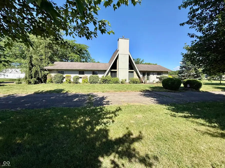 9261 S 825 W, Edinburgh, IN 46124 - #2