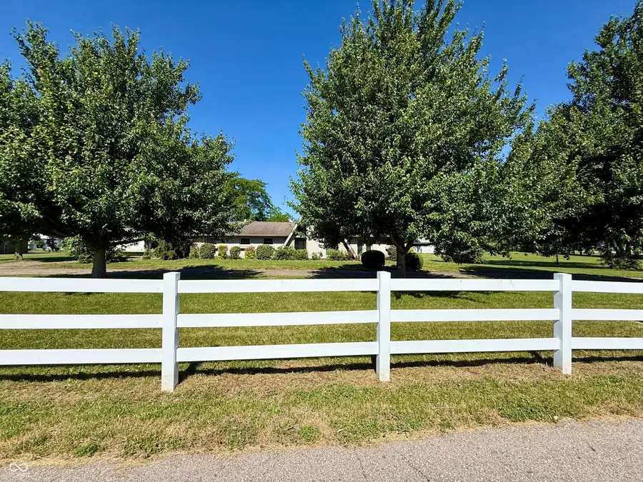 9261 S 825 W, Edinburgh, IN 46124 - #3