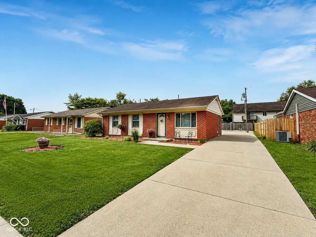 2855 12th Street, Columbus, IN 47201 - #1
