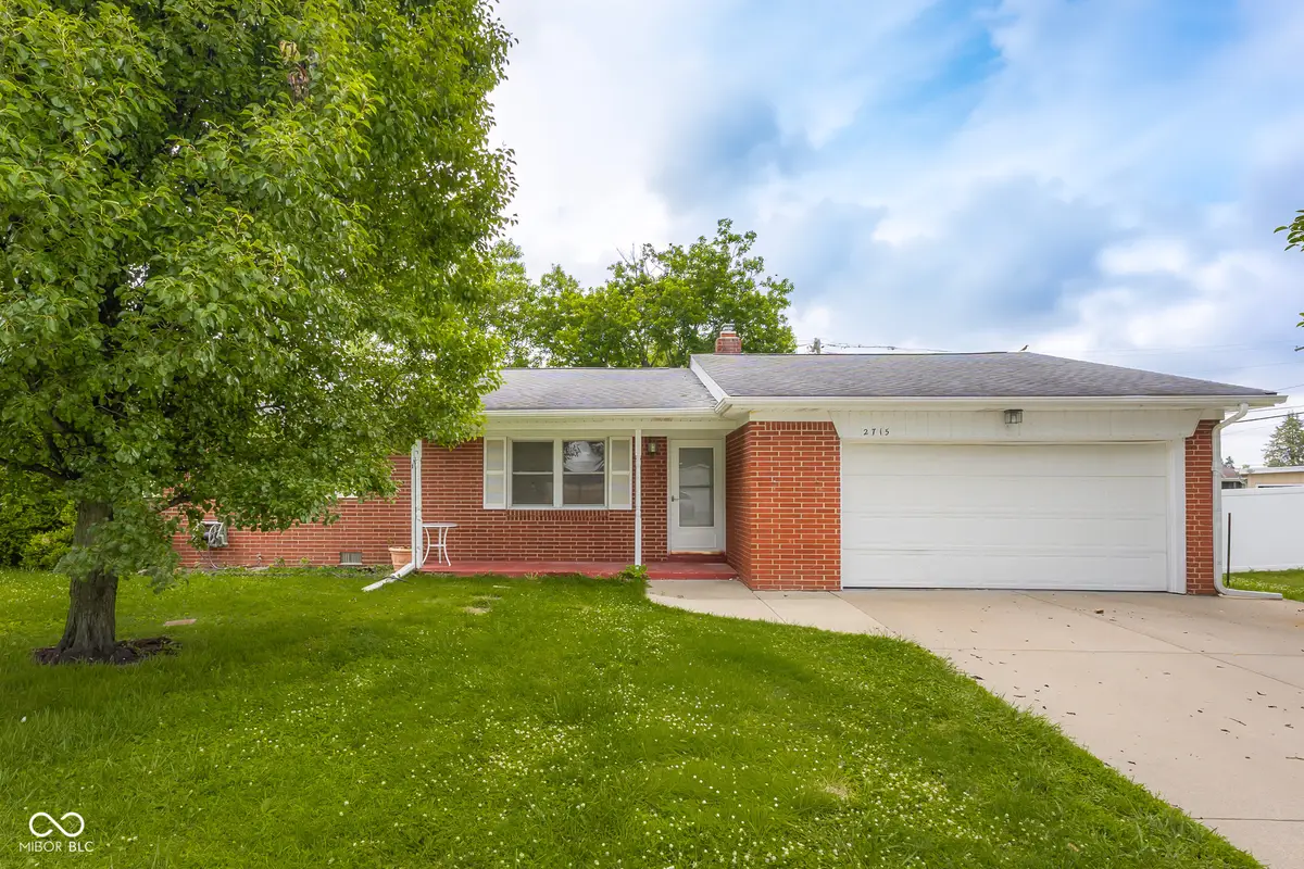 2715 Magnolia Court, Columbus, IN 47203 - #1
