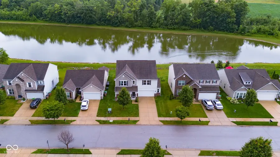 2241 Creek Bank Drive, Columbus, IN 47201 - #2
