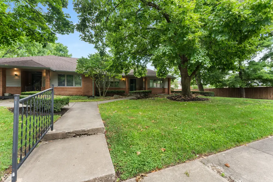 2365 Glenview Drive, Columbus, IN 47203 - #2