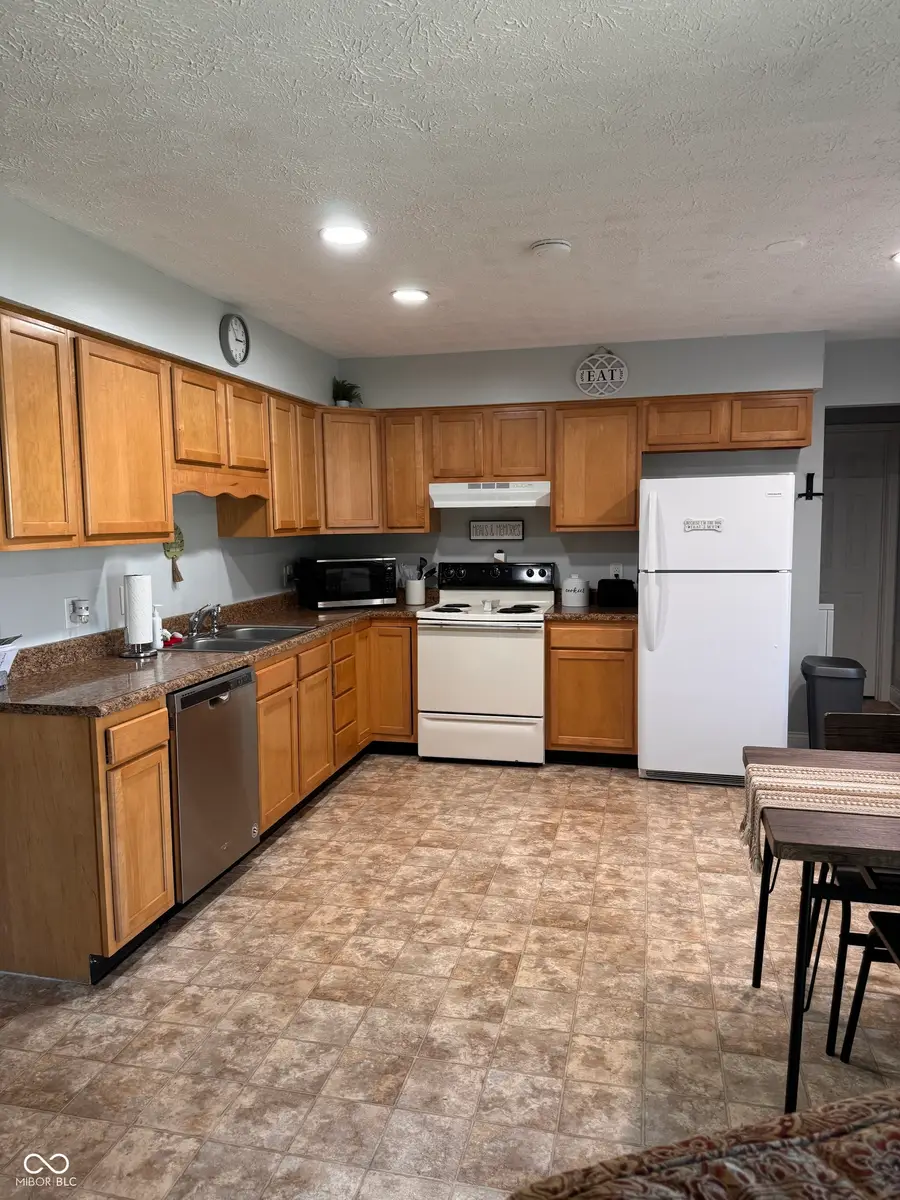 594 Hickory Drive, Danville, IN 46122 - #3