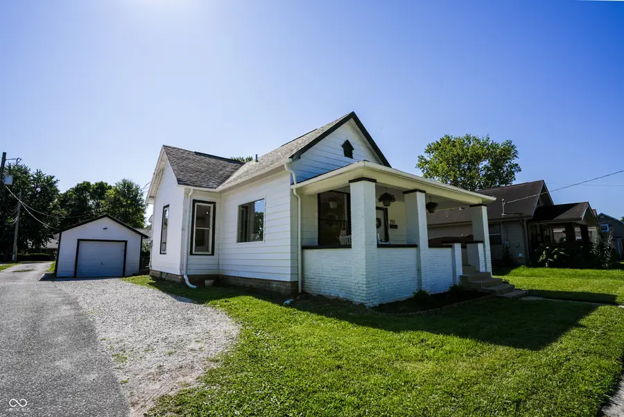 251 S Avon Avenue, Plainfield, IN 46168 - #2
