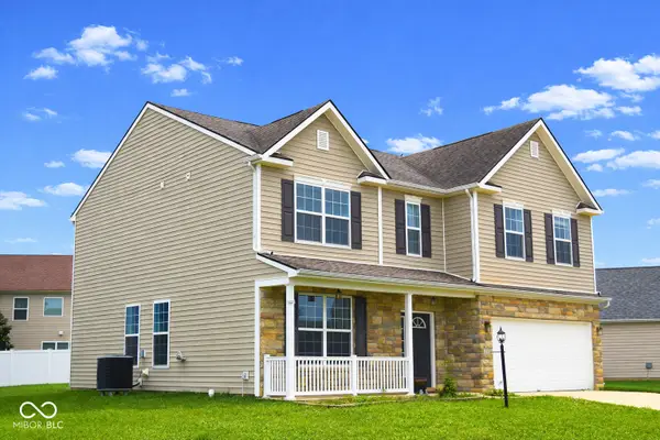3325 Lake Stream Drive, Columbus, IN 47201