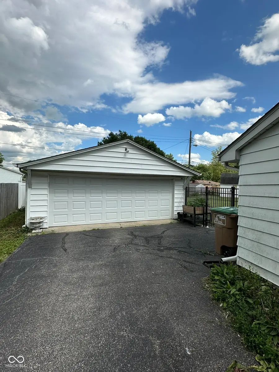 261 Woodlane Drive, Columbus, IN 47201 - #3