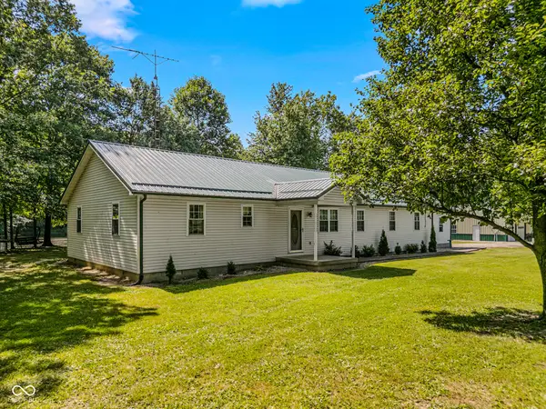 8065 S County Road 175 Road W, Commiskey, IN 47227