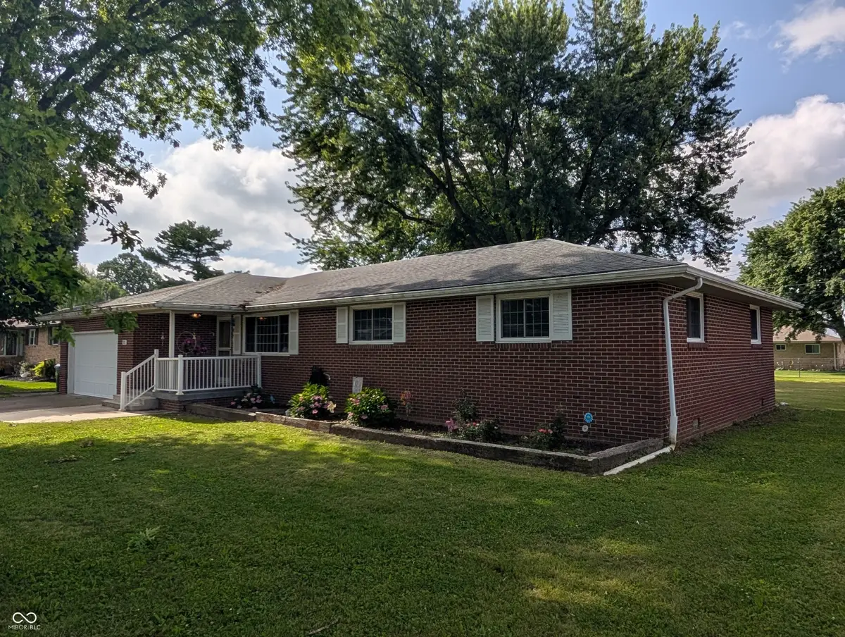 911 W 10th Street, Greensburg, IN 47240 - #1