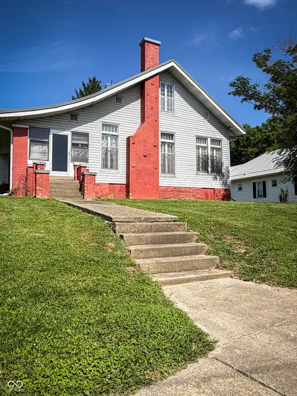 106 College Avenue, Paoli, IN 47454
