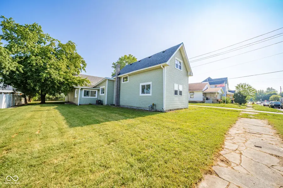 1322 S E Street, Elwood, IN 46036 - #2