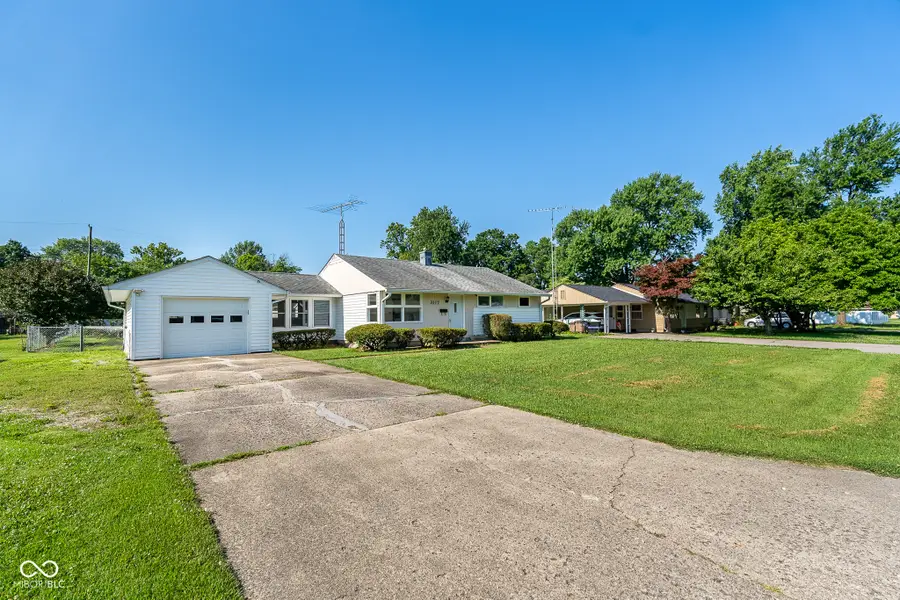 3117 31st Street, Columbus, IN 47203 - #2