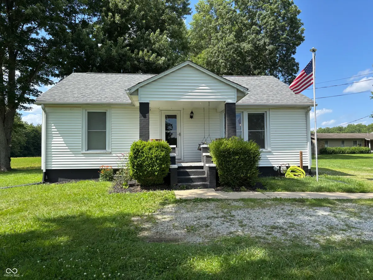 7150 W 450 S, Columbus, IN 47201 - #1