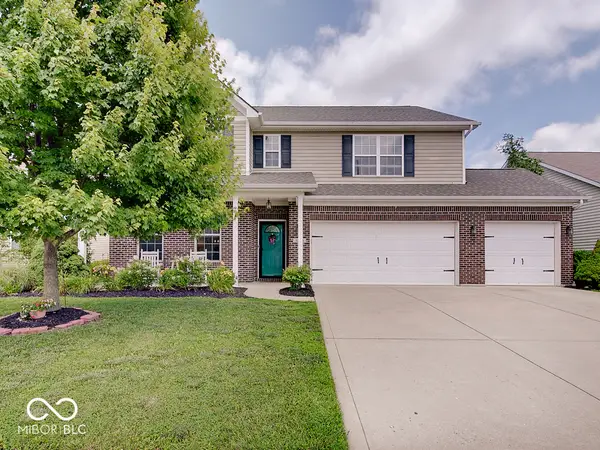 4304 Amesbury Place, Westfield, IN 46062