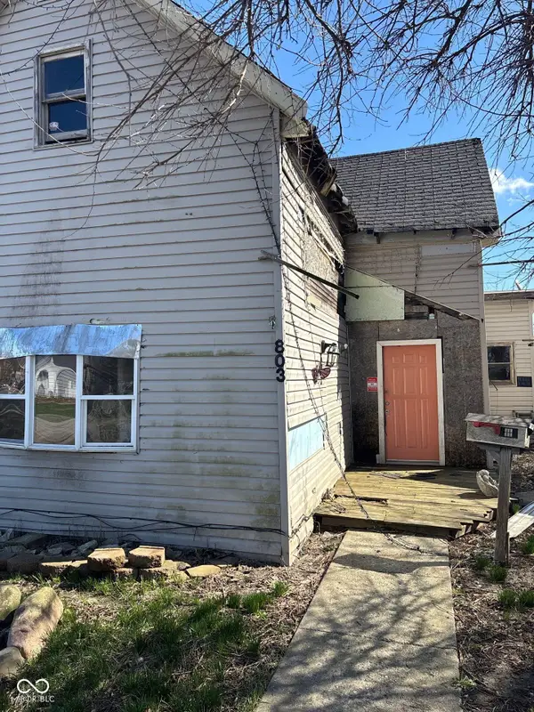 803 N 13th Street, Elwood, IN 46036