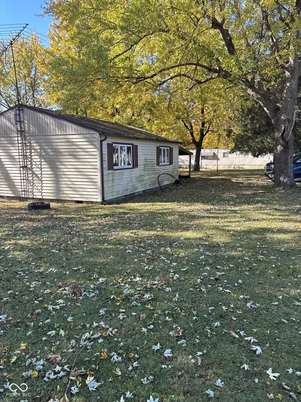 2527 N E Street, Elwood, IN 46036