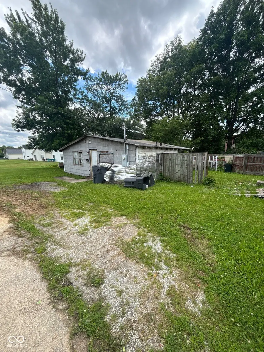 1311 E 23rd Street, Anderson, IN 46016 - #2