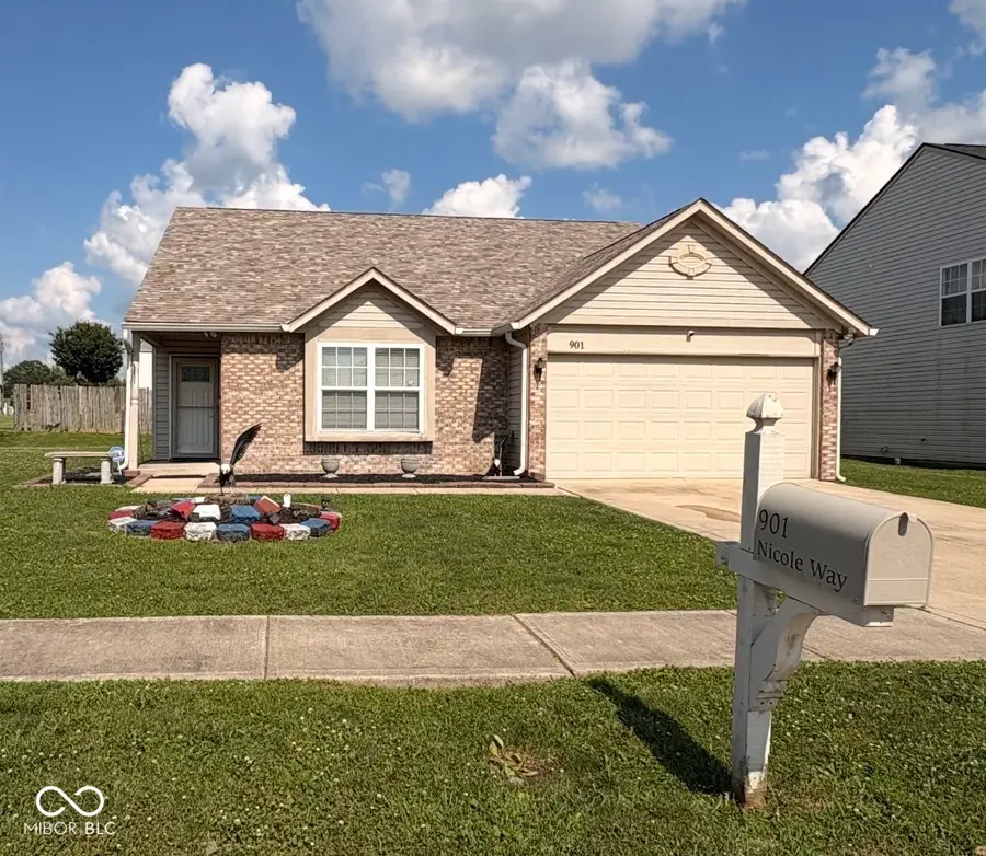 901 Nicole Way, Whiteland, IN 46184 - #2
