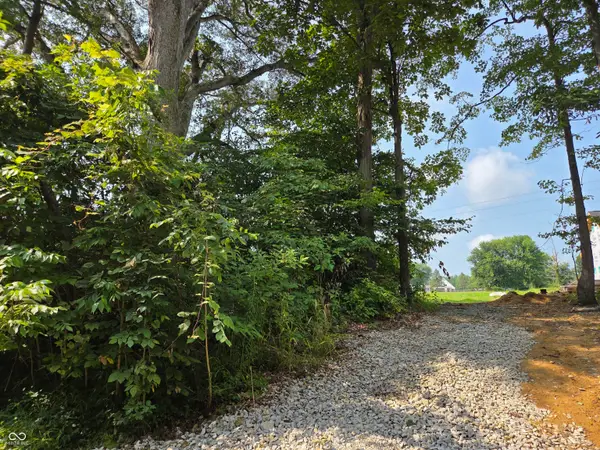 1157 E Mohican Trail E, Greensburg, IN 47240