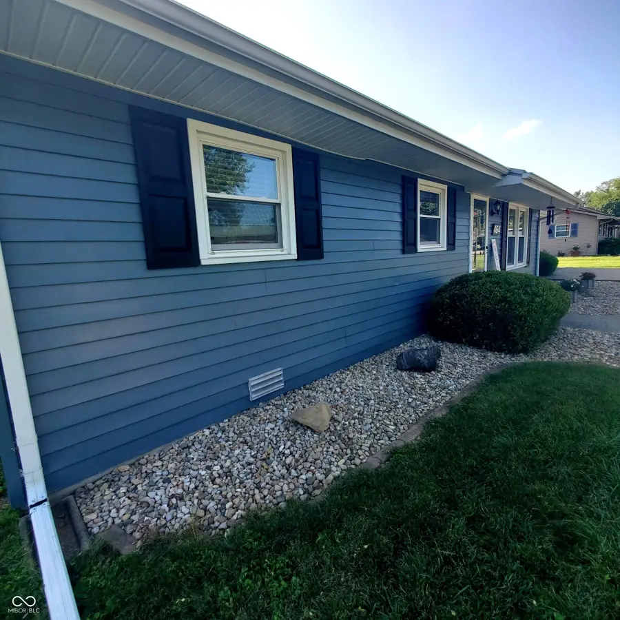 464 S Valley Drive, Brownstown, IN 47220 - #2