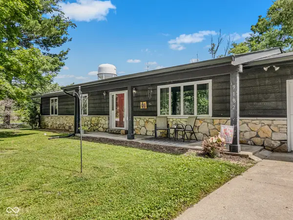 9182 N Cherry Hills Drive, Columbus, IN 47201