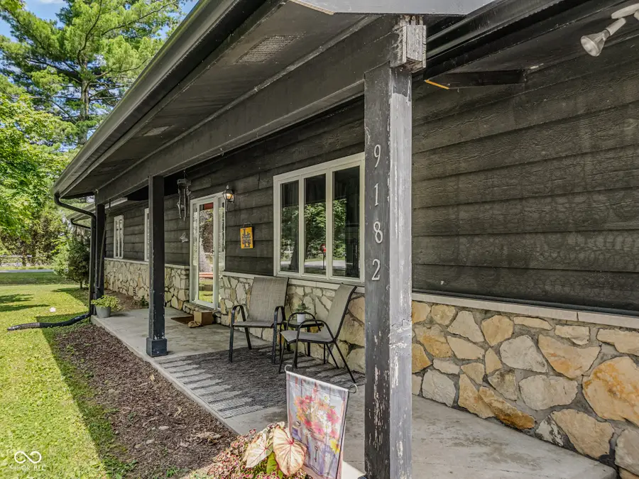 9182 N Cherry Hills Drive, Columbus, IN 47201 - #2