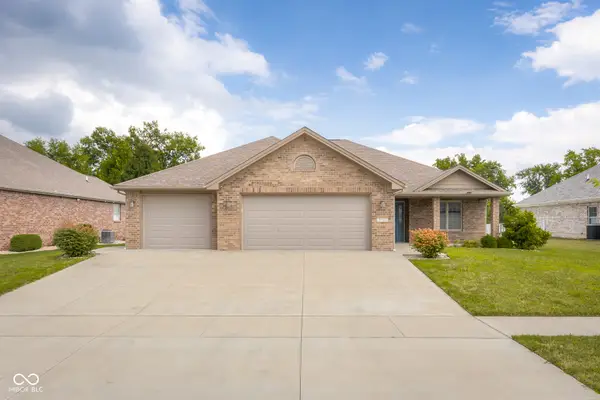 2703 Poplar Woods Lane, Columbus, IN 47203